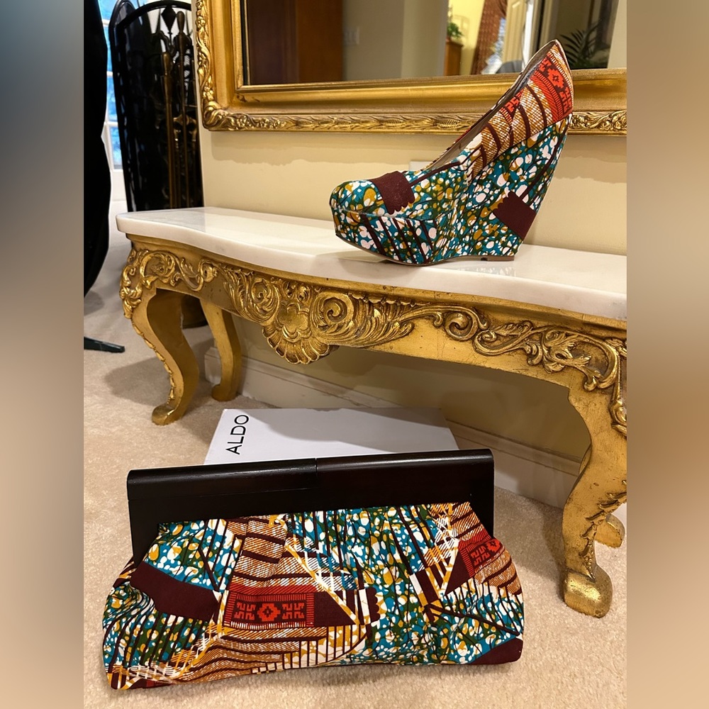 Aldo wedge shoes with matching purse